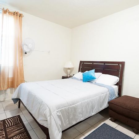 Studio And 1 Bedroom Apartments - Bronx New York Bagian luar foto