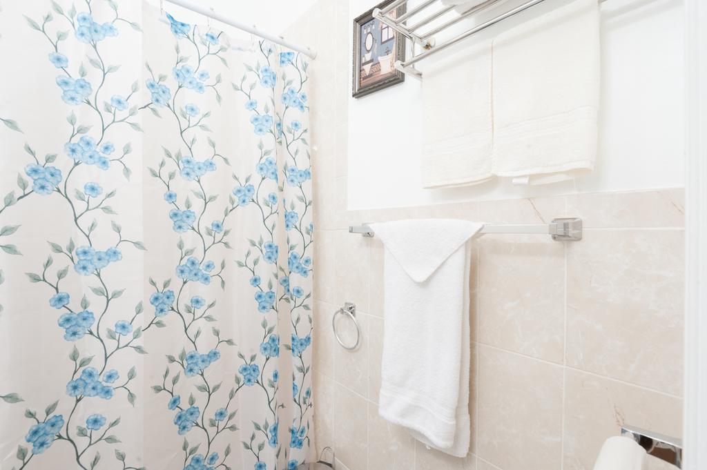 Studio And 1 Bedroom Apartments - Bronx New York Bagian luar foto