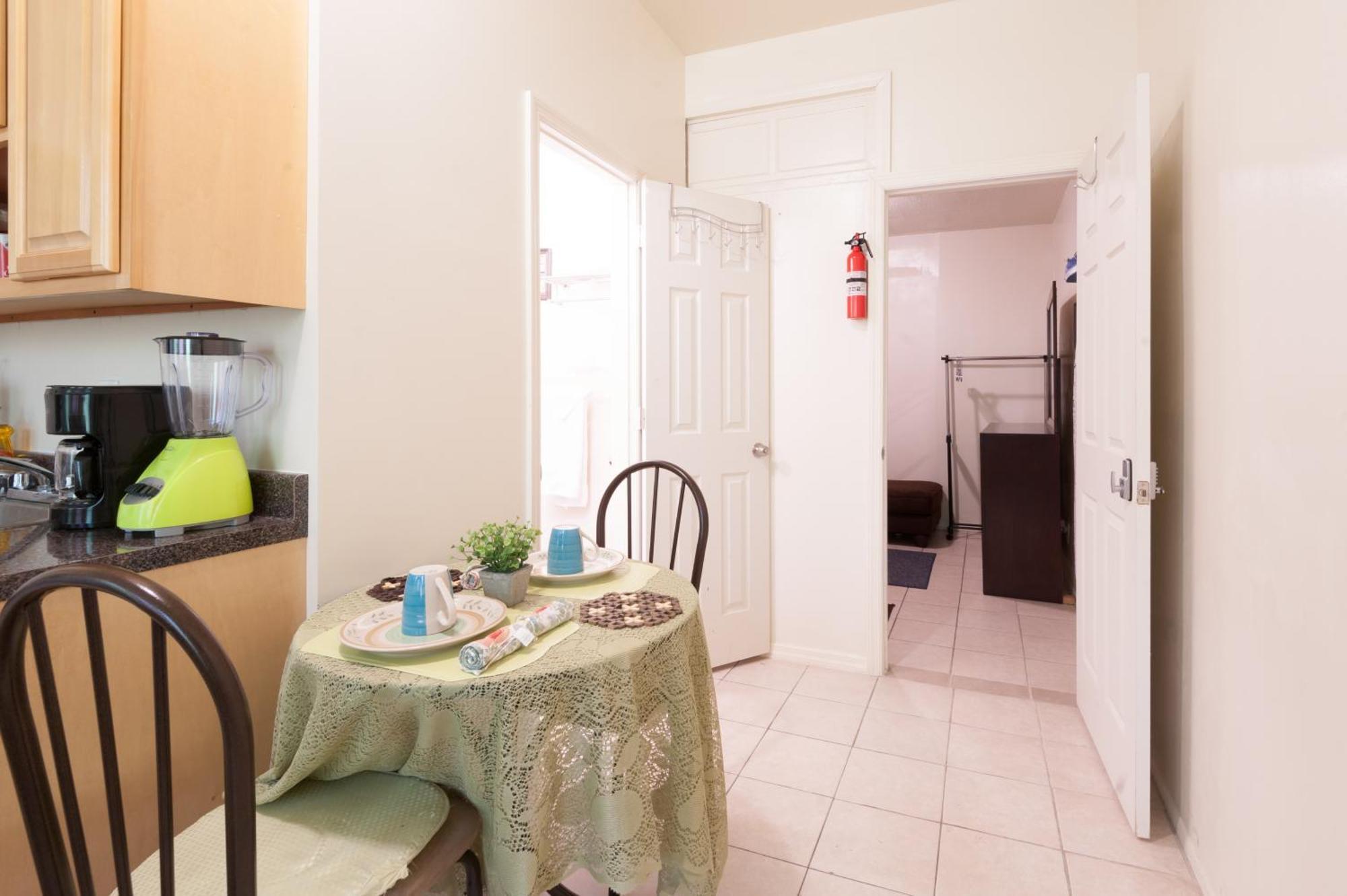 Studio And 1 Bedroom Apartments - Bronx New York Bagian luar foto