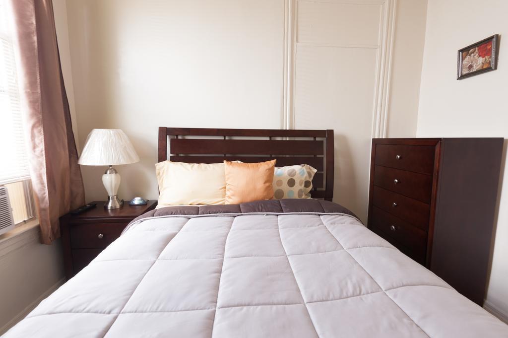 Studio And 1 Bedroom Apartments - Bronx New York Bagian luar foto